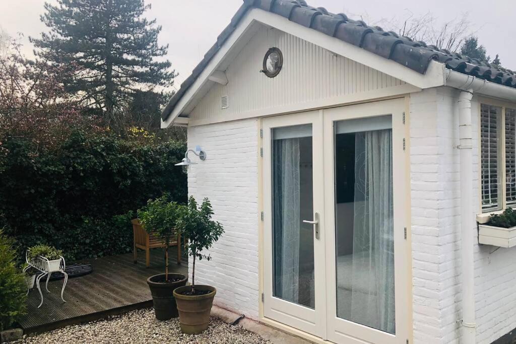 Tiny House In Tuin Van De Statige Villa Mariahof 多德雷赫特 外观 照片