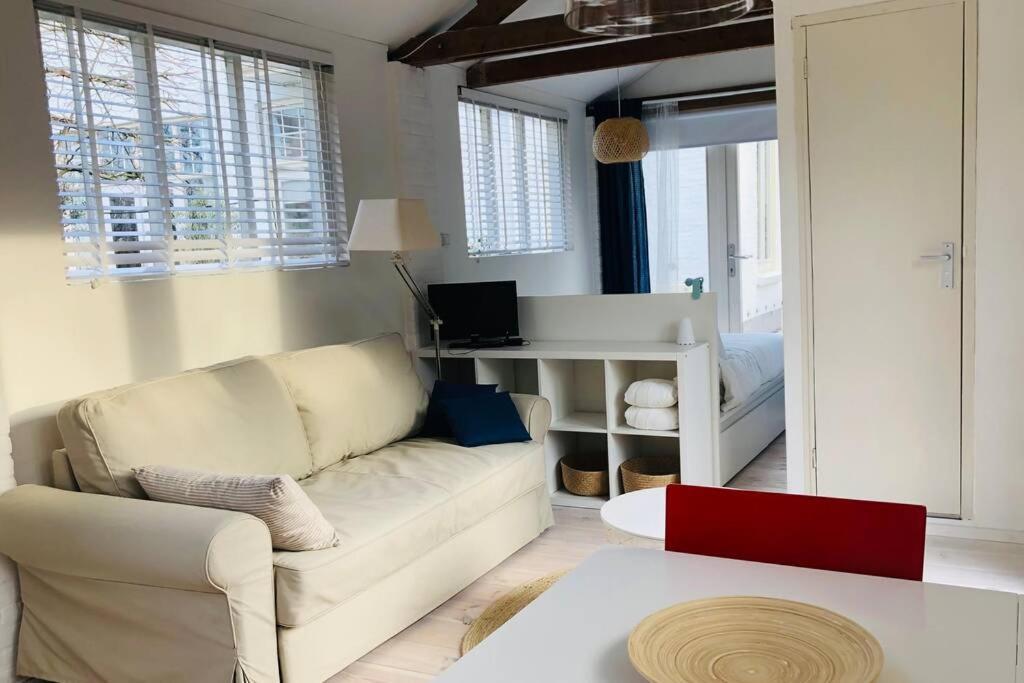 Tiny House In Tuin Van De Statige Villa Mariahof 多德雷赫特 外观 照片